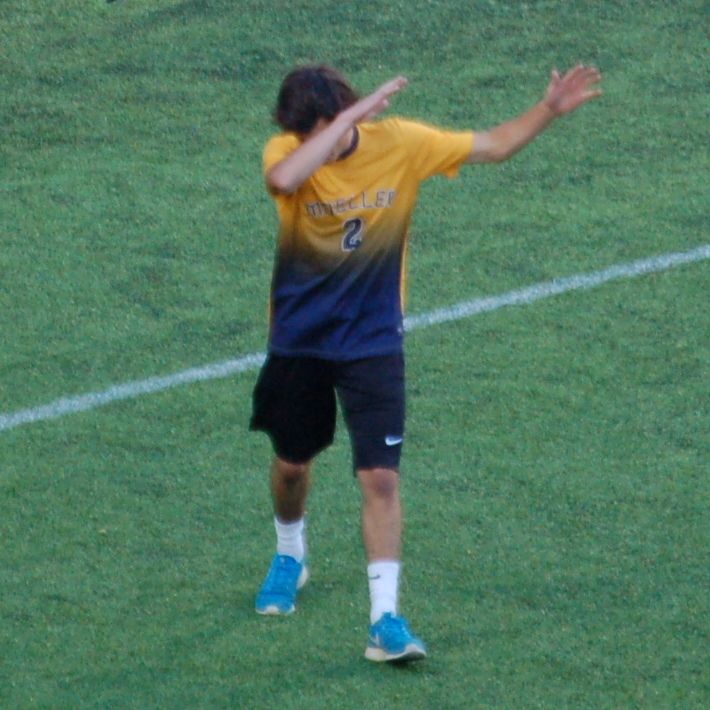 上海海港 vs 皇家马德里:定位球战术博弈